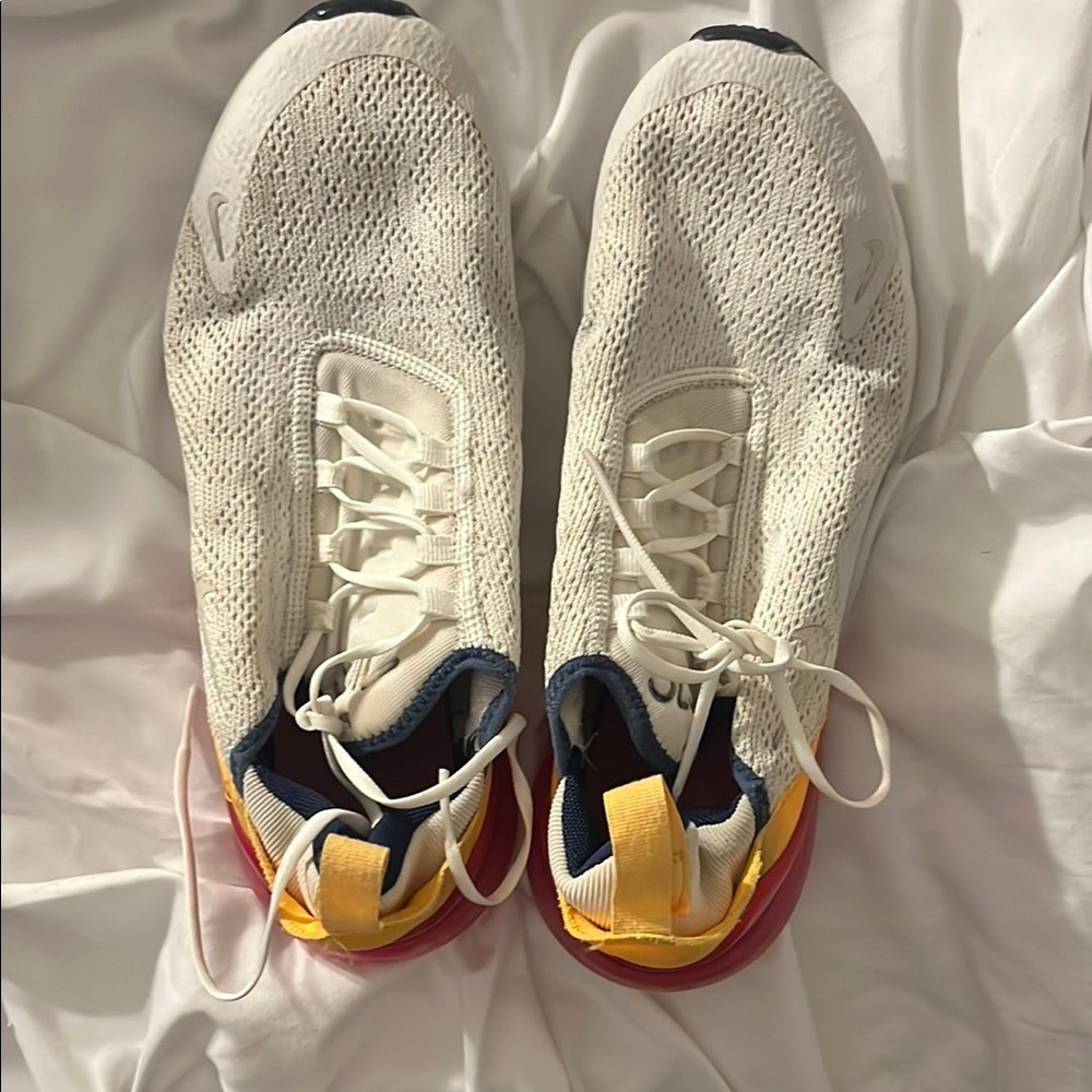 Nike air270